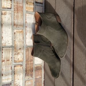 NWOT Lucky Brand Green Leather Ankle Boots Size 8